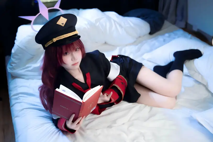 4k书本壁纸 - 光环 - 制服 - 卧室「哲风壁纸」