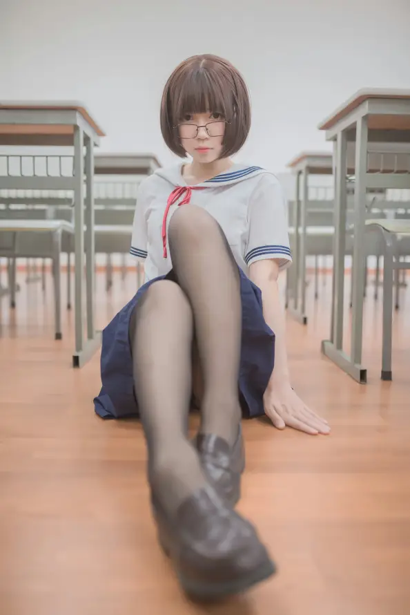 4kjk壁纸 - 少女 - 教室 - 日系「哲风壁纸」