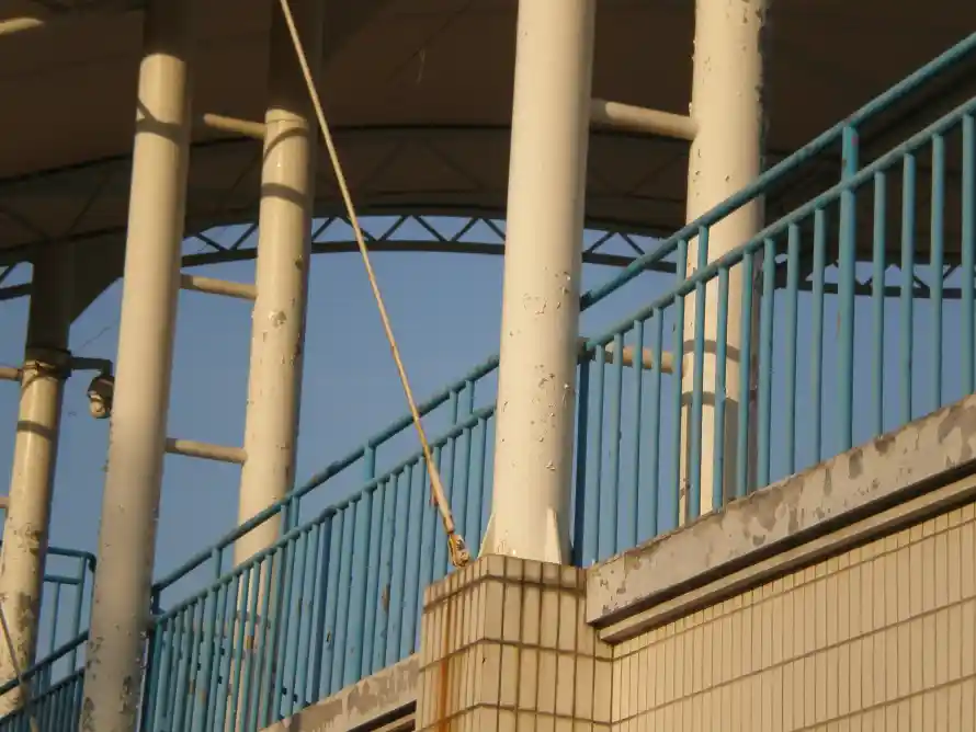 3k围栏壁纸-校园建筑与夕阳-校园落日热门的壁纸「哲风壁纸」