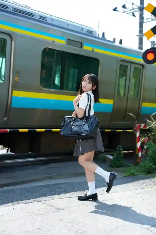 4kjk壁纸 - 书包 - 制服 - 少女「哲风壁纸」