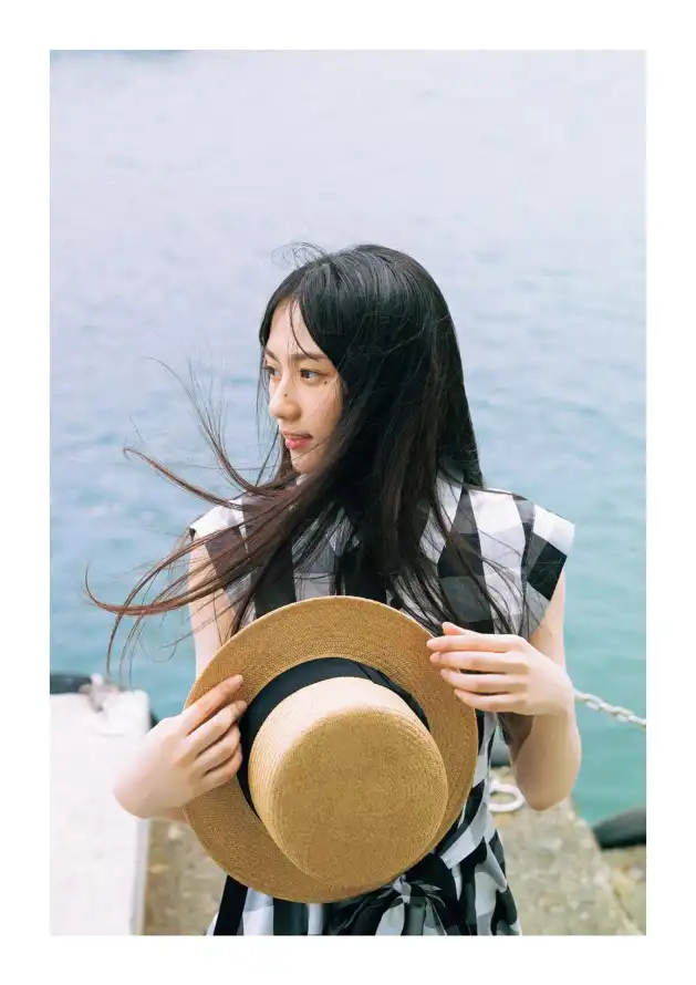 4k人像壁纸 - 少女 - 户外 - 海边「哲风壁纸」