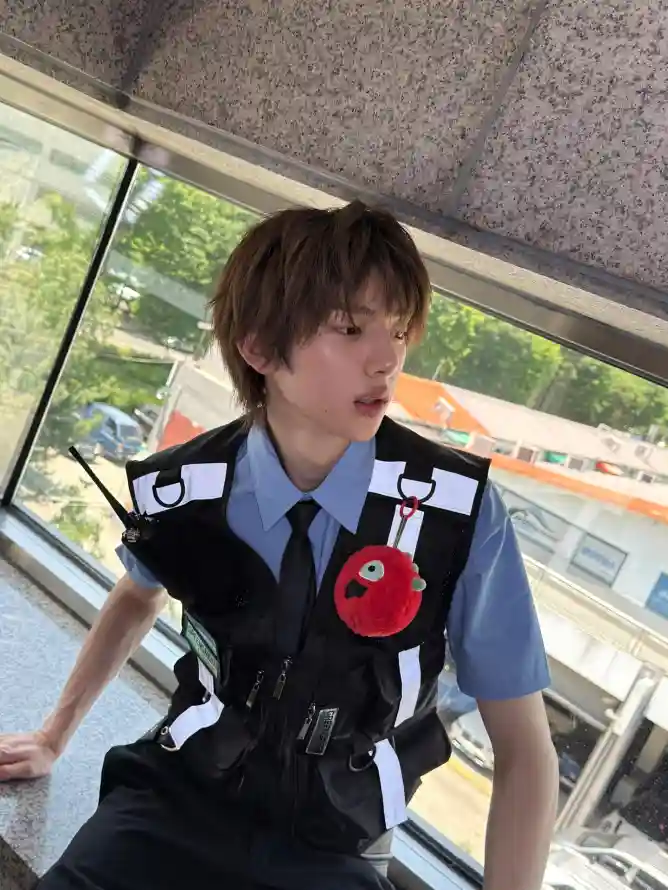 4k偶像壁纸 - 制服 - 少年 - 短发「哲风壁纸」