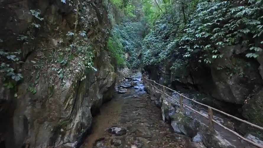 4k山涧壁纸 - 山石 - 岩石 - 峡谷「哲风壁纸」 4k山涧壁纸 - 山石 - 岩石 - 峡谷「哲风壁纸」