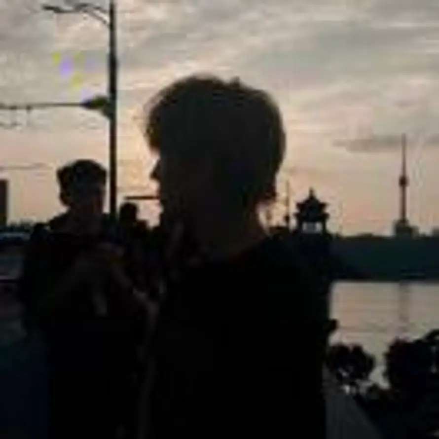 浪漫留在CNC的头像