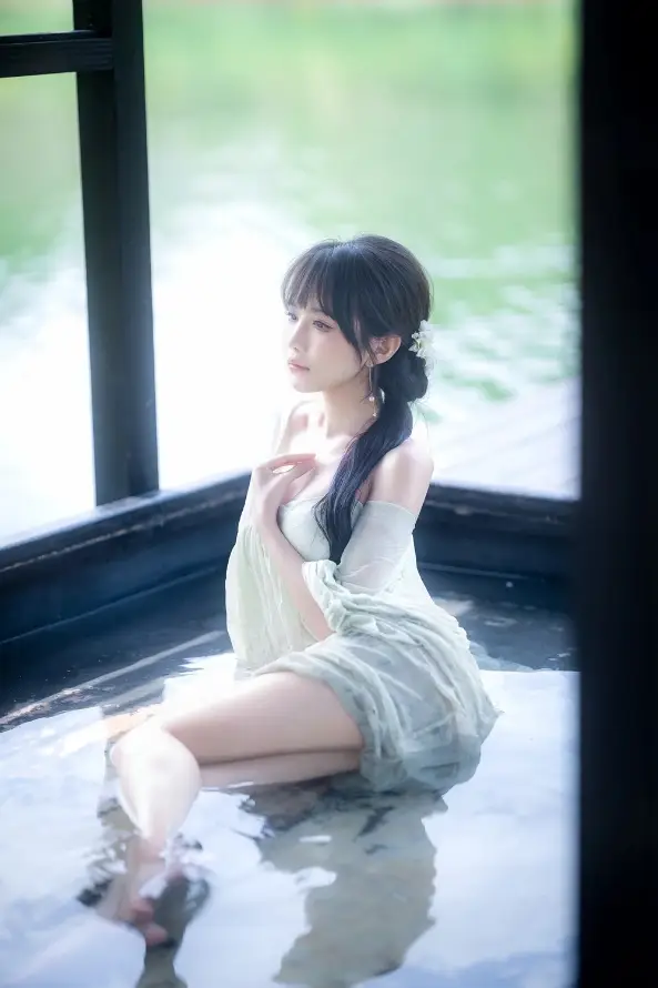 4k侧颜壁纸 - 倒影 - 国风 - 少女「哲风壁纸」