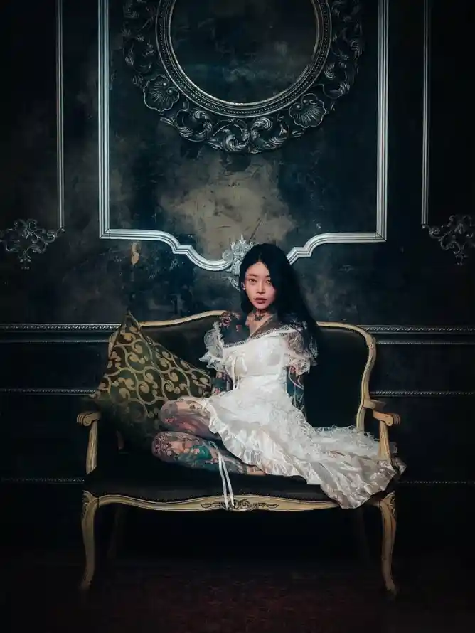 4k人像壁纸 - 写真 - 白裙 - 纹身「哲风壁纸」