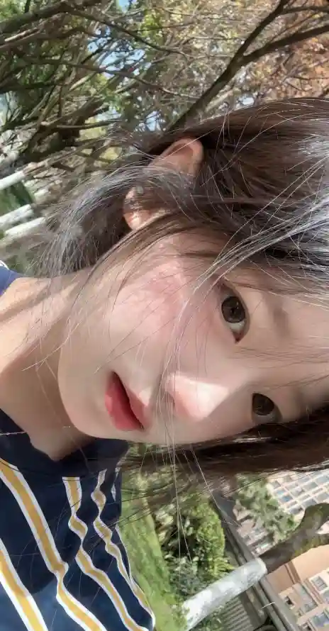 4k女生壁纸 - 户外 - 树木 - 清新「哲风壁纸」