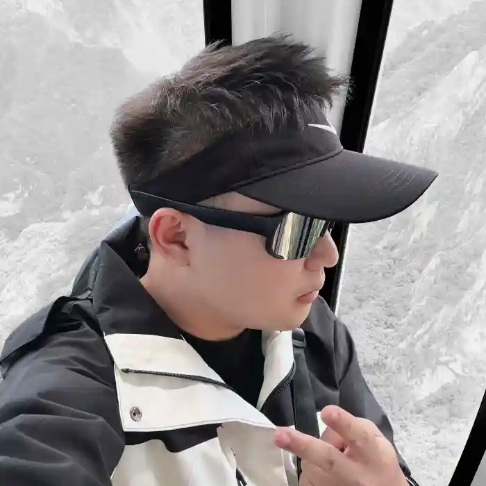 Alex Voon的用户头像 - 哲风壁纸