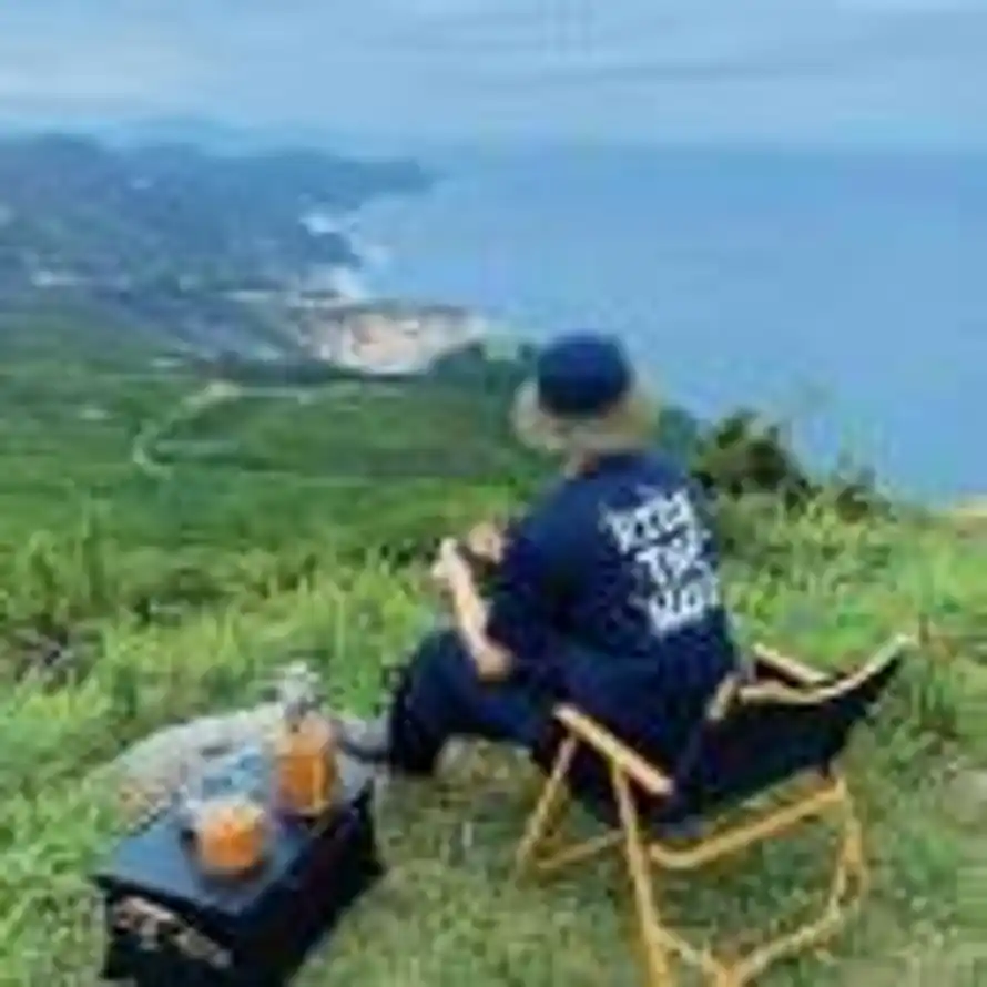 待着的用户头像 - 哲风壁纸