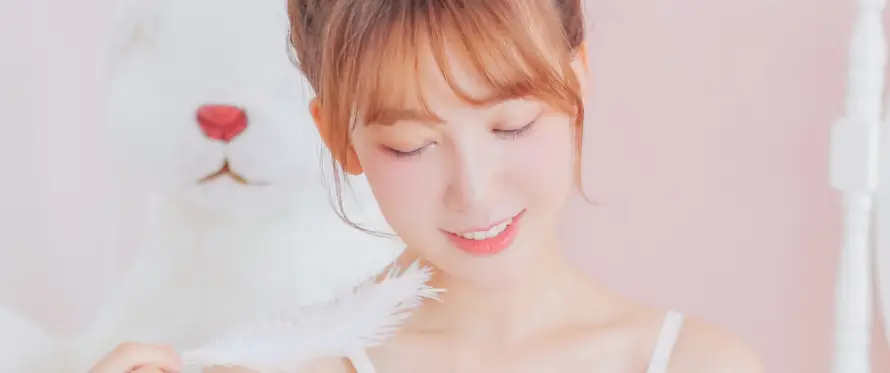4k少女壁纸 - 微笑 - 棕发 - 玩偶「哲风壁纸」 4k少女壁纸 - 微笑 - 棕发 - 玩偶「哲风壁纸」