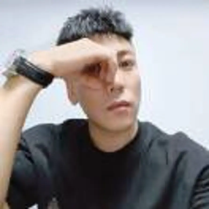 ᵂ.的用户头像 - 哲风壁纸
