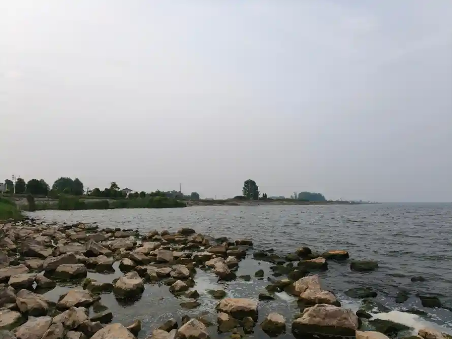 4k石头壁纸 - 户外 - 阴天 - 湖泊「哲风壁纸」