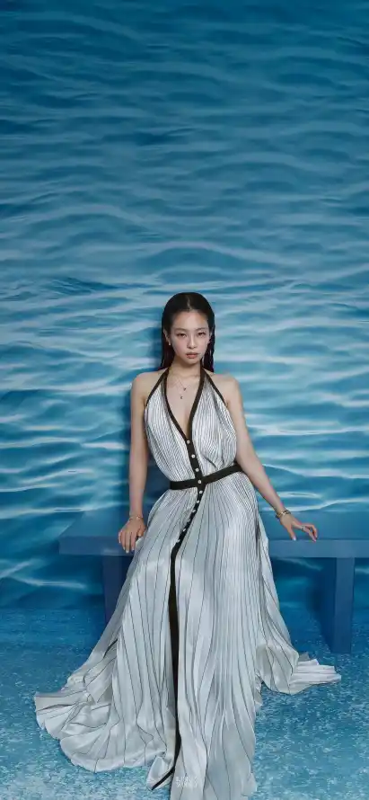 4k白裙壁纸 - 长发 - 水波纹 - 时尚写真「哲风壁纸」