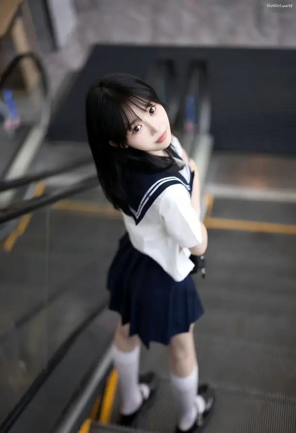 4kjk壁纸 - 制服 - 性感 - 楼梯「哲风壁纸」