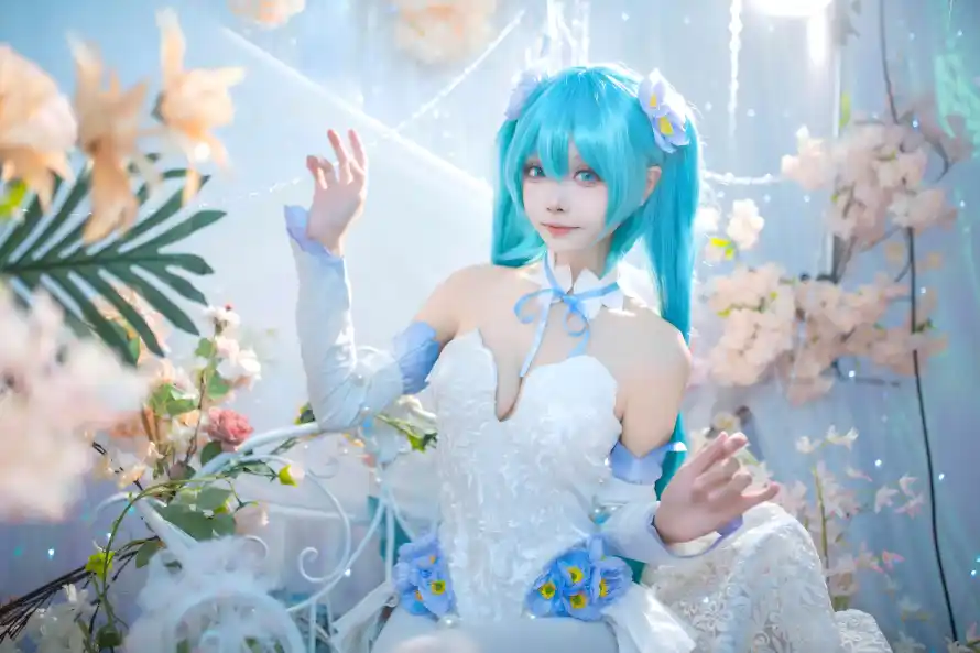 4k白裙壁纸 - 美女 - 蓝发 - 鲜花「哲风壁纸」