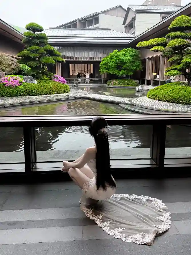 4k水景壁纸 - 绿植 - 美女 - 背影「哲风壁纸」