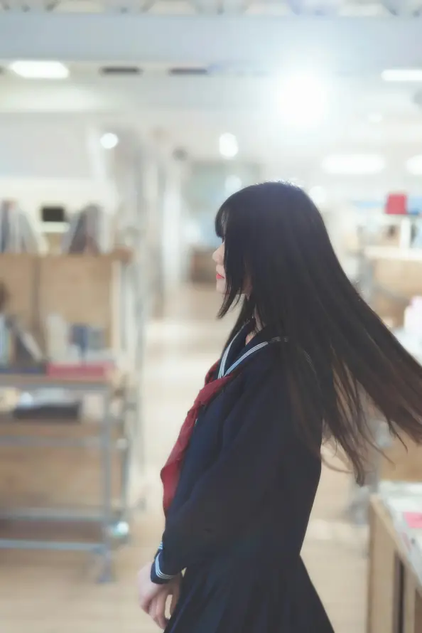4kjk壁纸 - 制服 - 少女 - 教室「哲风壁纸」