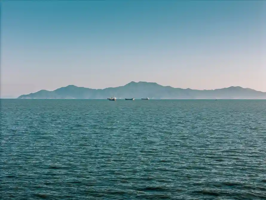 4k晴空壁纸 - 海 - 船 - 水面「哲风壁纸」