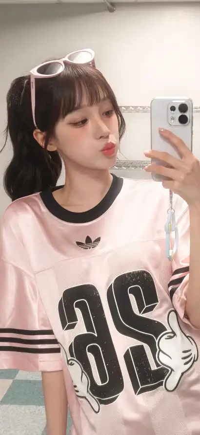 4k元气壁纸 - 噘嘴 - 墨镜 - 少女「哲风壁纸」