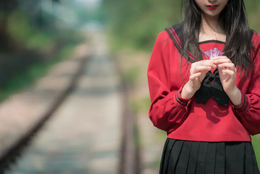 8k少女壁纸-水手服壁纸和户外-就是雪糕热门的壁纸「哲风壁纸」