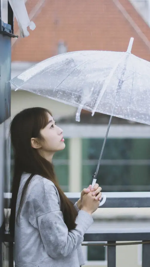 4k建筑壁纸 - 户外 - 雨天 - 侧脸「哲风壁纸」