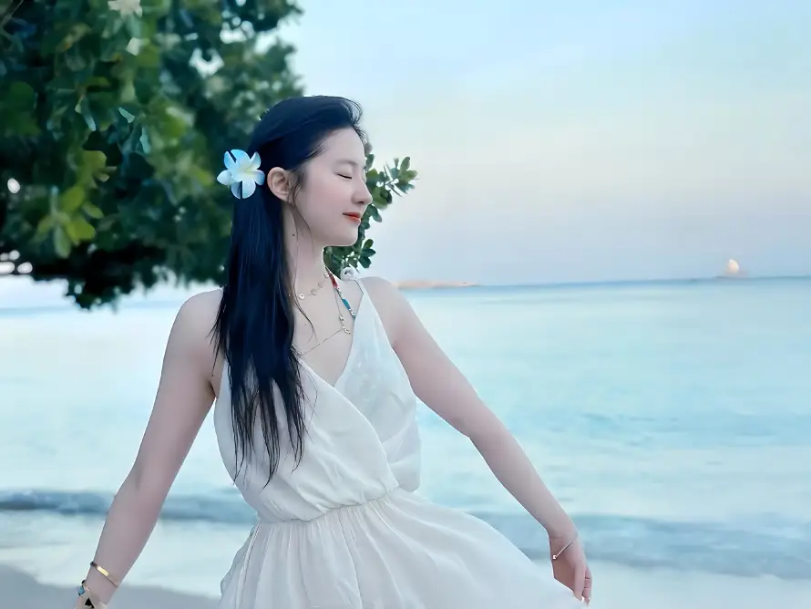 4k女神壁纸 - 度假 - 海边 - 白裙「哲风壁纸」
