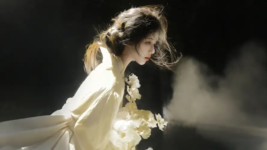 4k侧脸壁纸 - 光影 - 女生 - 棚拍「哲风壁纸」 4k侧脸壁纸 - 光影 - 女生 - 棚拍「哲风壁纸」