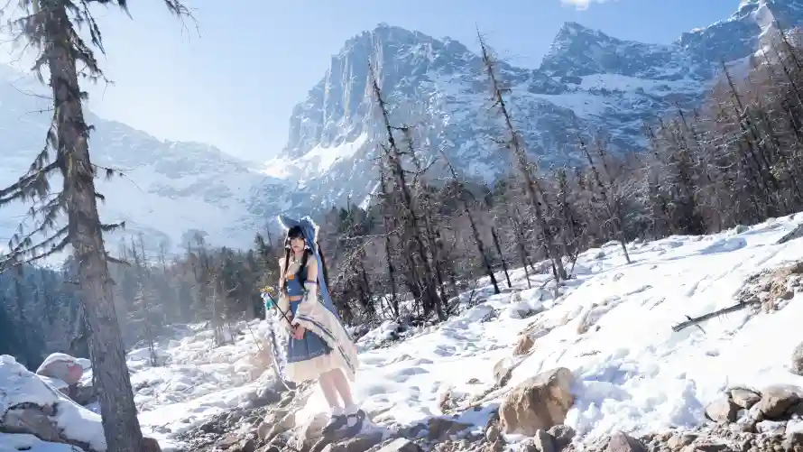 8k冬日壁纸-兽耳少女壁纸和岩石-cosplay「哲风壁纸」