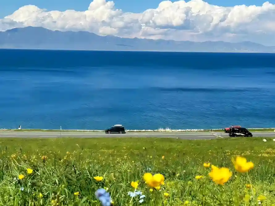 3k云层壁纸-环湖公路和夏日-自然景观热门的壁纸「哲风壁纸」