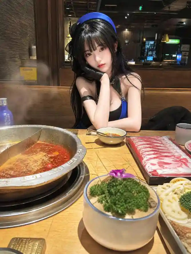 4k吊带壁纸 - 好看 - 手机 - 托腮「哲风壁纸」