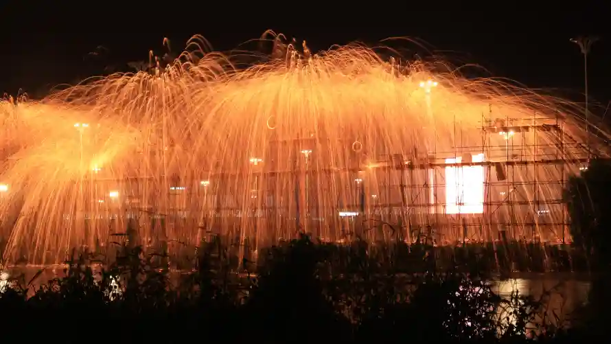 4k光瀑壁纸 - 夜景 - 民俗 - 铁花「哲风壁纸」