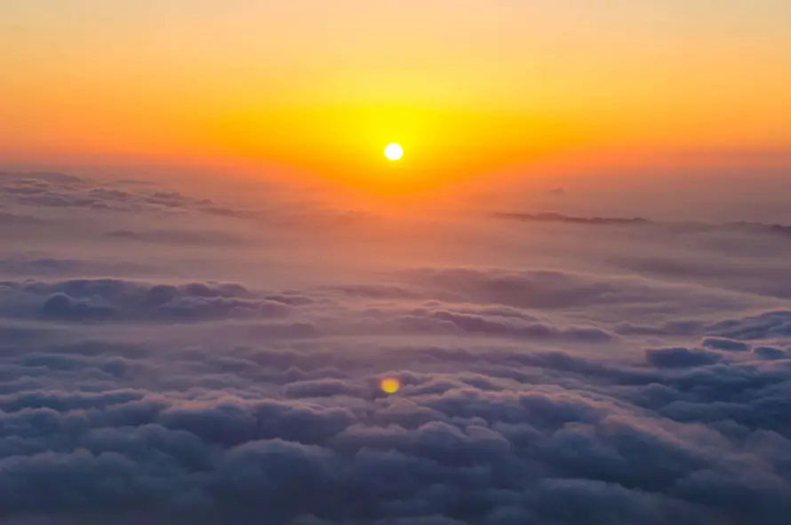 5k云海壁纸-壮阔 - 天空-太阳「哲风壁纸」
