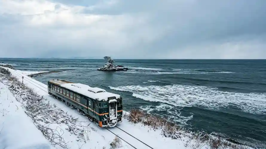 4k冬季壁纸 - 列车 - 海浪 - 积雪「哲风壁纸」