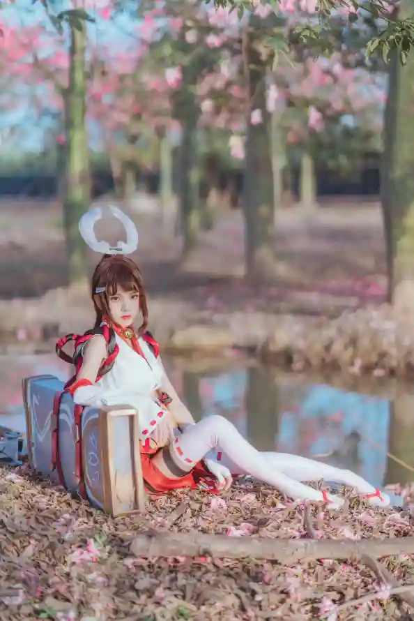4k伽罗壁纸 - 坐姿 - 少女 - 户外「哲风壁纸」