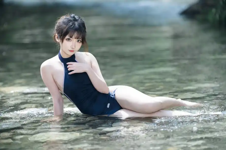 3k侧躺壁纸-写真 - 夏日-戏水「哲风壁纸」