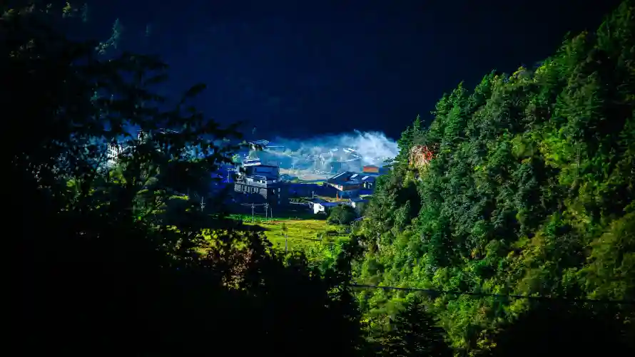 6k云雾壁纸-夜景 - 夜色-山峦「哲风壁纸」