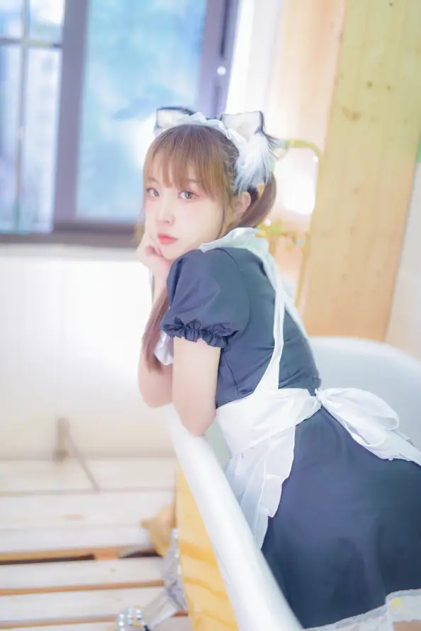 4k围裙壁纸 - 女仆 - 室内 - 托腮「哲风壁纸」