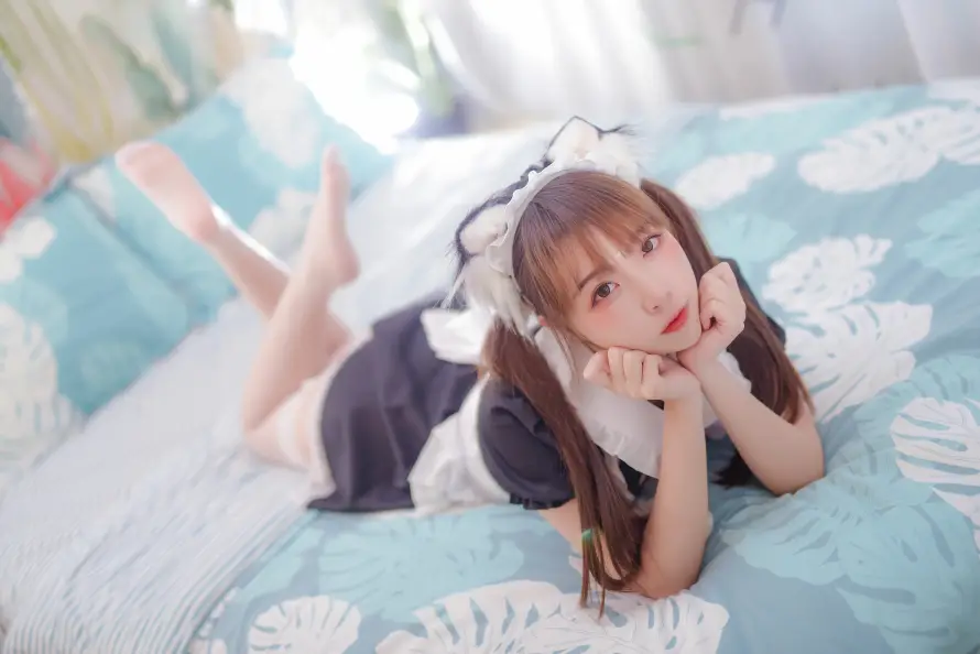 7k写真壁纸-女仆 - 少女-床上「哲风壁纸」