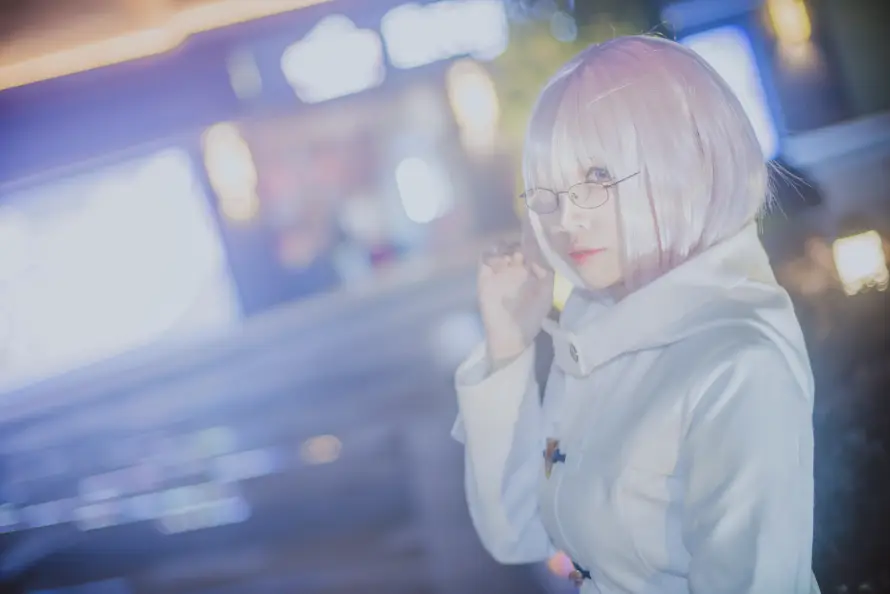 4k人像壁纸 - 夜晚 - 学妹 - 灯光「哲风壁纸」 4k人像壁纸 - 夜晚 - 学妹 - 灯光「哲风壁纸」