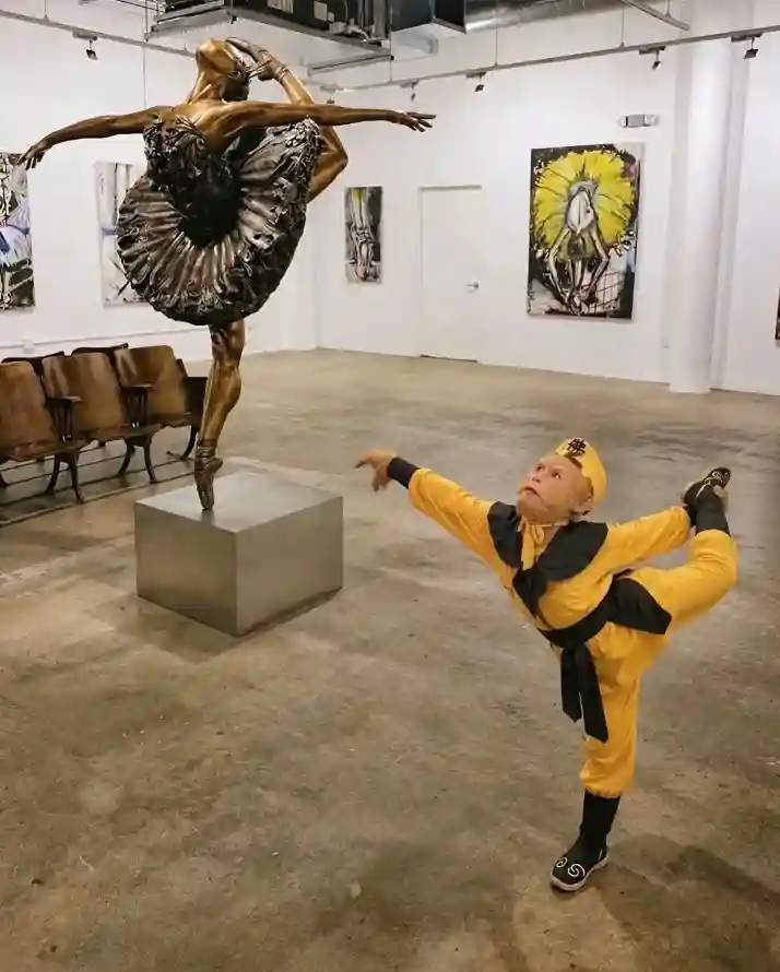 4k展厅壁纸 - 座椅 - 悟空 - 画作「哲风壁纸」