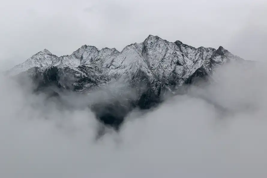 5k云海壁纸-云雾 - 写意-山峦「哲风壁纸」