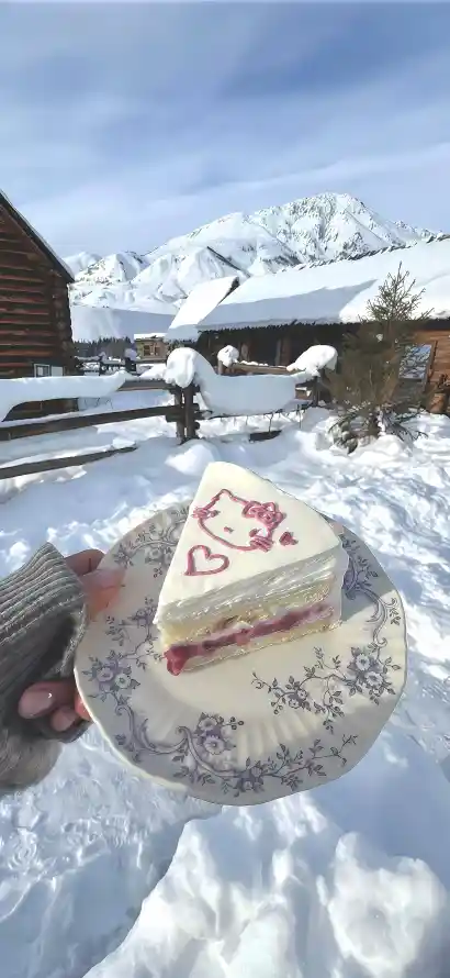 4k户外壁纸 - 木屋 - 雪山 - 蓝天「哲风壁纸」