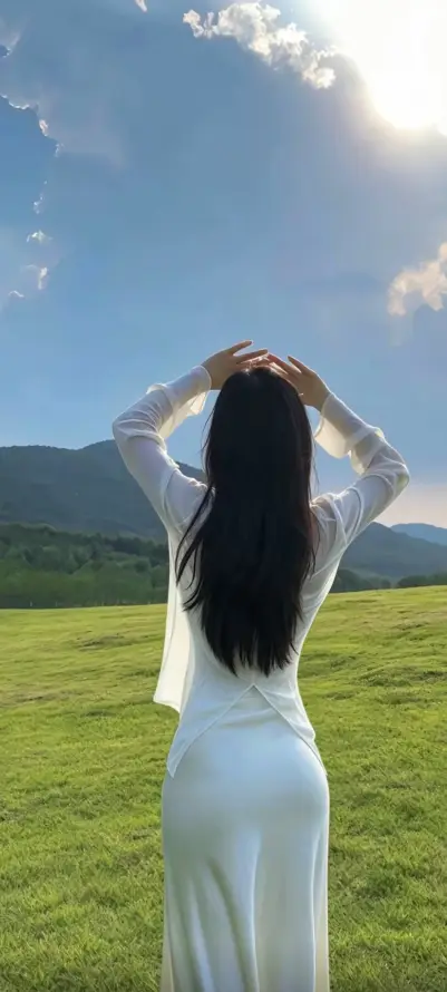 4k户外壁纸 - 抬手 - 晴空 - 白衣「哲风壁纸」