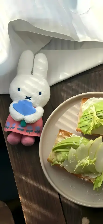 4k可爱壁纸 - 居家 - 早餐 - 木桌「哲风壁纸」