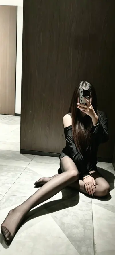 4k坐姿壁纸 - 室内 - 性感 - 美女「哲风壁纸」