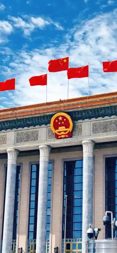 4k国徽壁纸 - 国庆 - 红旗 - 蓝天白云「哲风壁纸」
