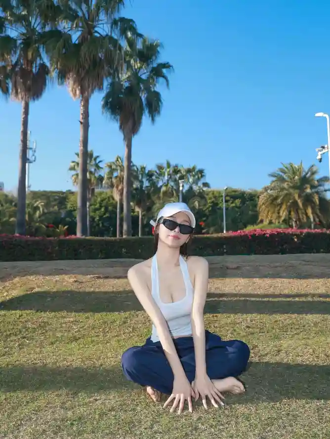 4k户外壁纸 - 晴天 - 椰林 - 美女「哲风壁纸」
