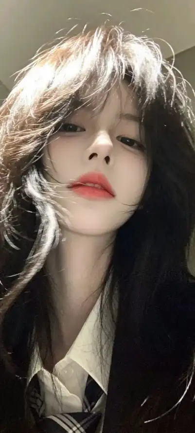 4k人像壁纸 - 少女 - 慵懒 - 红唇「哲风壁纸」