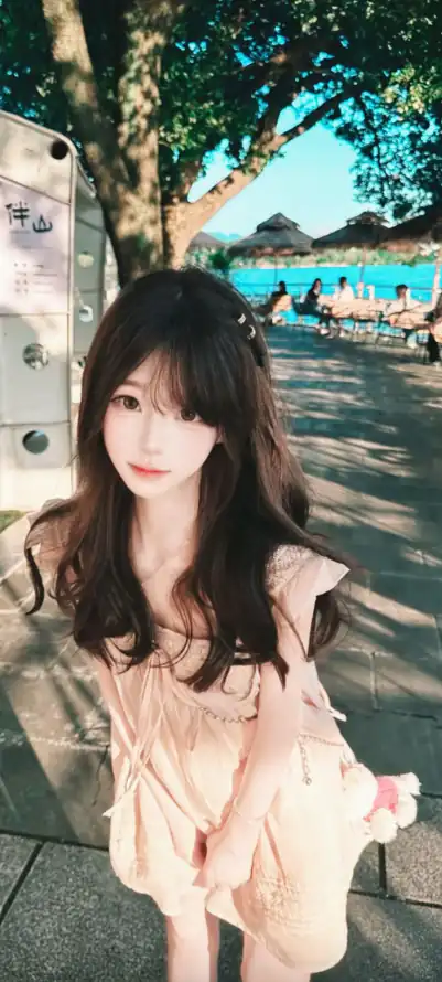 4k夏日壁纸 - 少女 - 户外 - 树影「哲风壁纸」