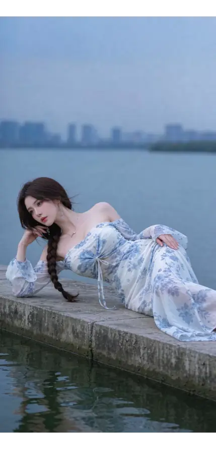 4k水面壁纸 - 湖边 - 石岸 - 美女「哲风壁纸」